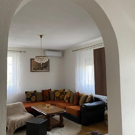 Guest House Kruna Ulcinj Exterior photo